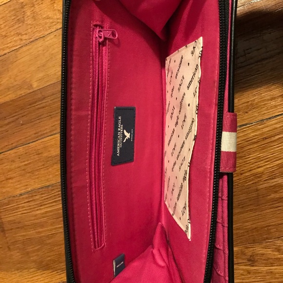 American Eagle Navy and Pink Floral Clutch - Picture 3 of 7